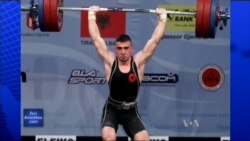 Daniel Godelli, dy medalje ari në peshëngritje