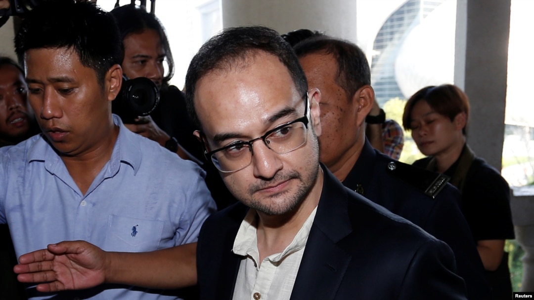 Riza Aziz, anak tiri mantan perdana menteri Malaysia Najib Razak tiba di pengadilan di Kuala Lumpur, Malaysia, 5 Juli 2019. (Foto: Lai Seng Sin/Reuters)