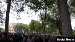 Dîmeneke ji xwepêşandanên Cotkarên Îranî li istana Îsfehanê (Arşîv)