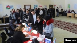 На одном из избирательных участков в Баку. 7 февраля 2024 г. 