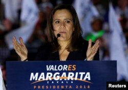 Independent presidential candidate Margarita Zavala addresses supporters during a campaign kick-off for the July 1 presidential election at the Angel of Independence monument in Mexico City, March 30, 2018.