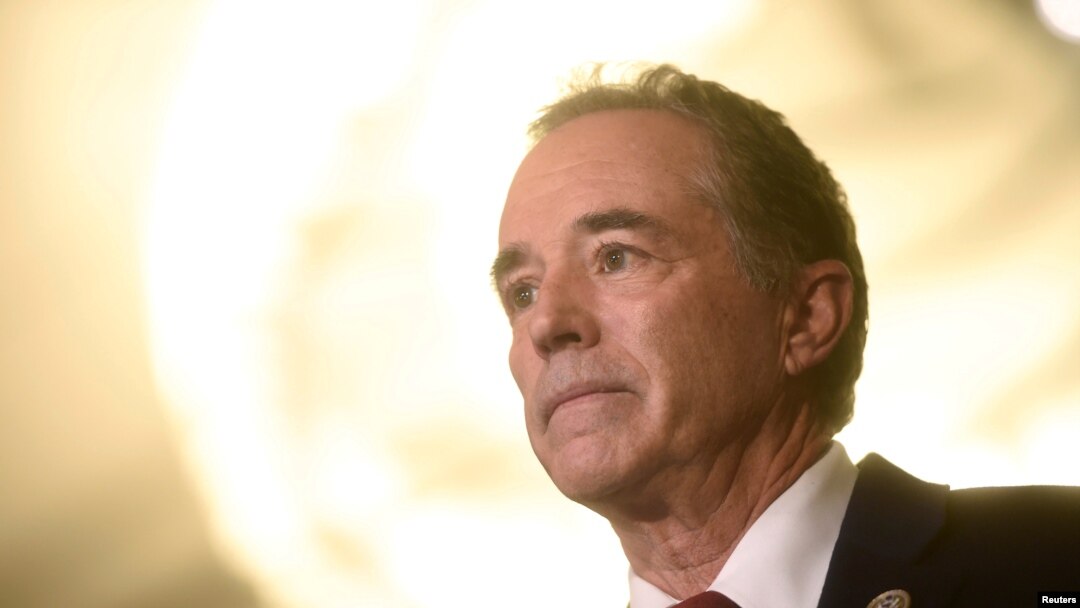 Chris Collins saat diwawancara di Philadelphia, 25 Januari 2017. 