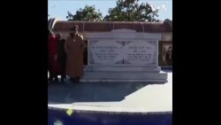 拜登总统参加马丁·路德·金墓献花圈仪式