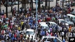 Zimbabwean Civil Servants march through the streets of Harare (File Photo).