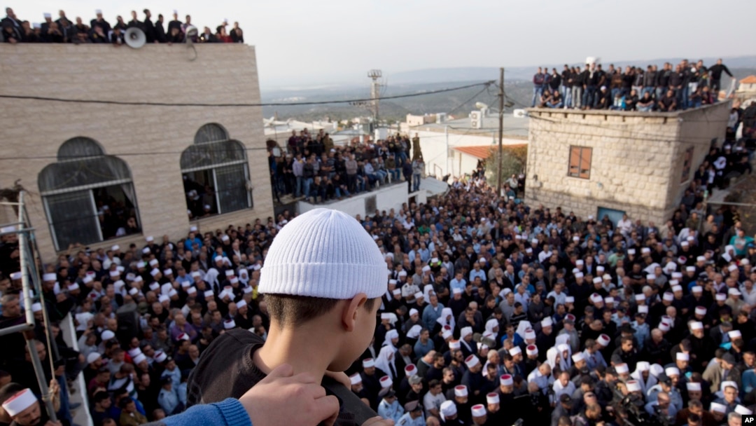 Druzlar, shia mazhabiga yaqin etnik va diniy oqim, Suriya va Iroqda azaldan bosim ostida yashaydi