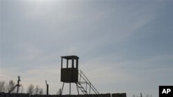 俄罗斯苏尔古特市东北方向110千米处坐落着一座了望塔。