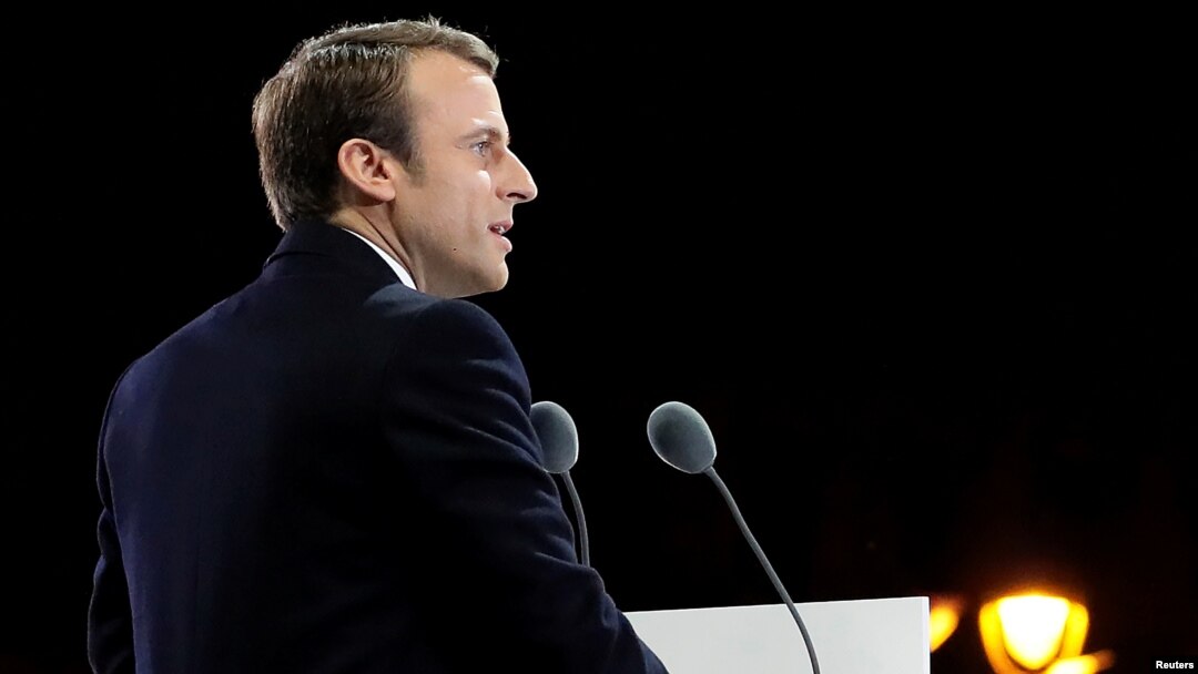 President terpilih Perancis, Emmanuel Macron memberikan pidato di Paris pasca kemenangannya dalam pilpres, Minggu (7/5).