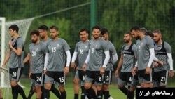قوچان نژاد با شماره ۱۶ و آزمون با شماره ۲۰ در تمرین تیم ملی فوتبال ایران در روسیه