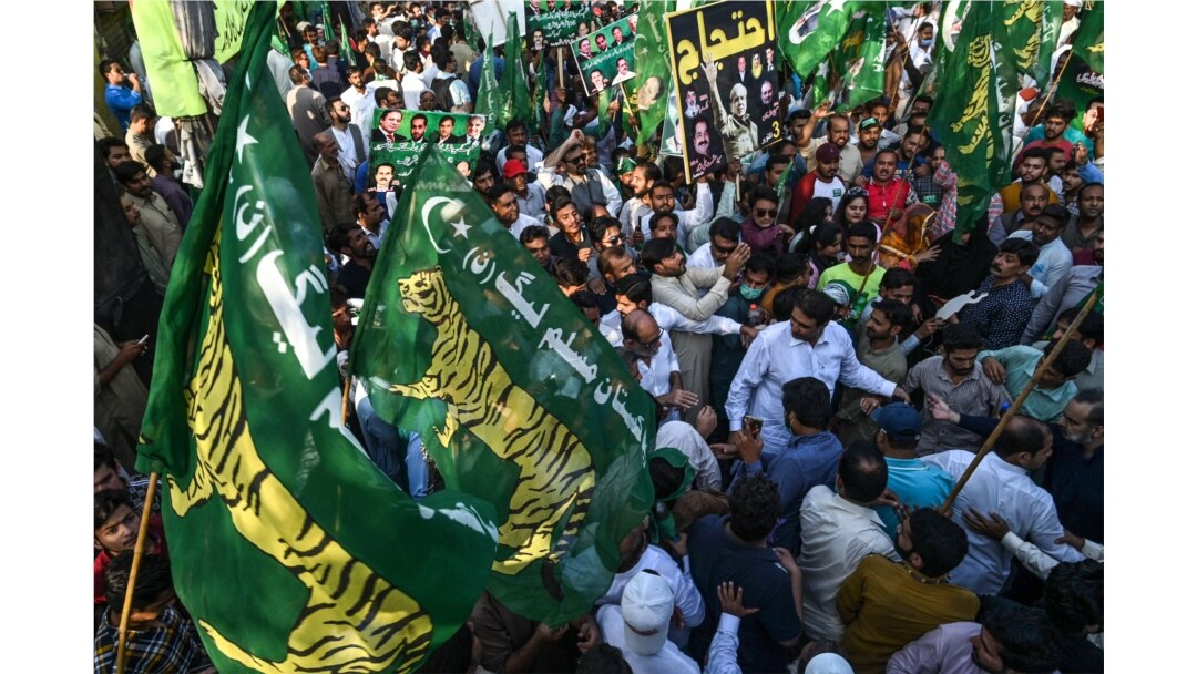 FILE - Activists of the Pakistani Muslim League-Nawaz protest in Lahore, Oct. 3, 2020. (AFP)