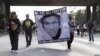 Penembak Trayvon Martin Lelang Senjatanya