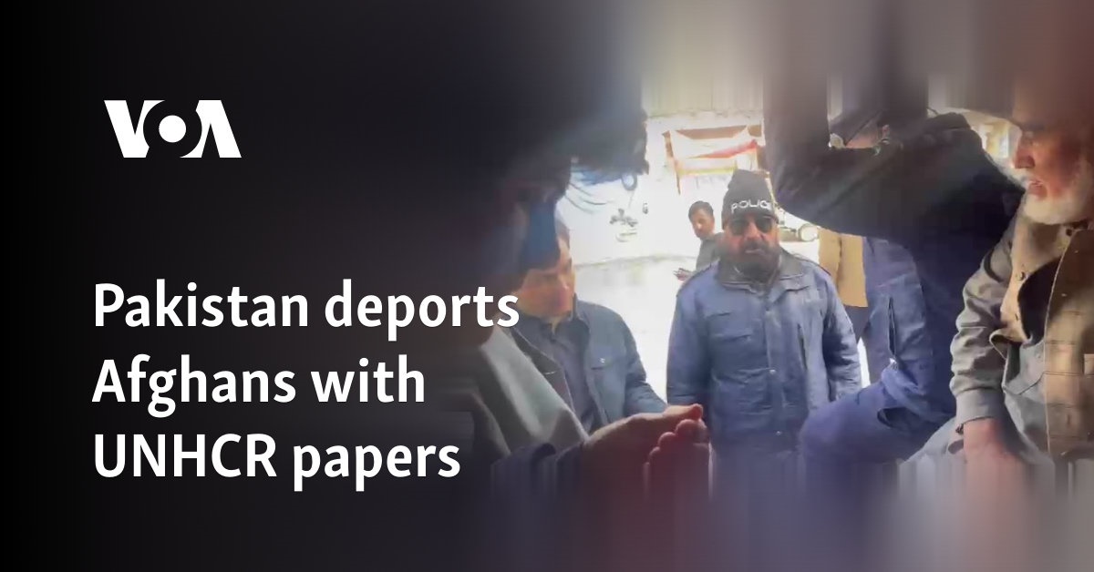 Pakistan deports Afghans with UNHCR papers