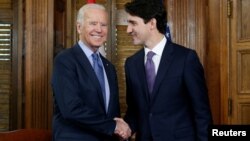 Thủ tướng Trudeau và ông Biden trong cuộc gặp ở Ontario, Canada, năm 2016.