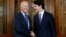 Thủ tướng Trudeau và ông Biden trong cuộc gặp ở Ontario, Canada, năm 2016.