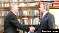 Šef misije OSCE Bruce Berton i član Predsjedništva BiH Bakir Izetbegović 24-januar-2018