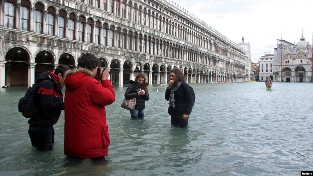 Las plazas de Venecia ya se ven inundadas con frecuencia, pero lo que pueda venir es aún peor.