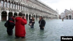 Las plazas de Venecia ya se ven inundadas con frecuencia, pero lo que pueda venir es aún peor.