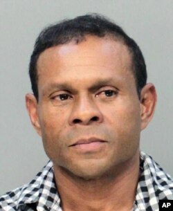 Un informante del FBI denunció a Vicente Adolfo Solano (en la foto) por un presunto plan para colocar una bomba en un popular centro comercial de Miami.