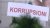 ARHIVA - Natpis sa rečju "korupcija" na albanskom jeziku, tokom nedelje borbe protiv korupcije
