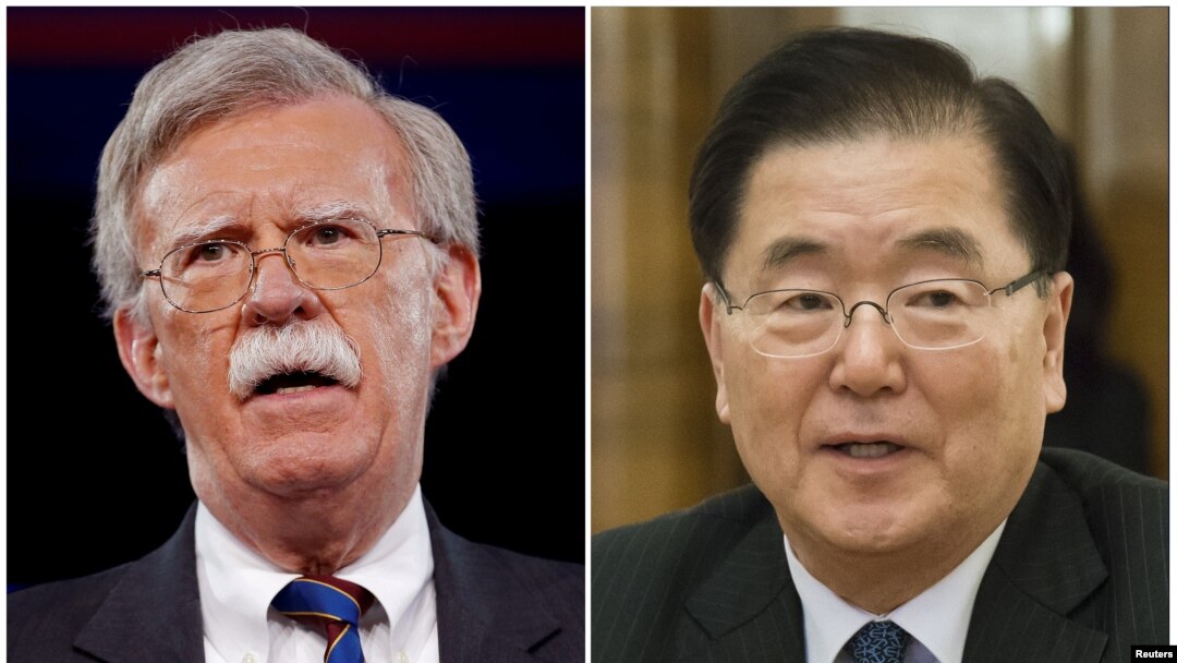 존 볼튼 미국 백악관 국가안보보좌관과 정의용 한국 청와대 국가안보실장.