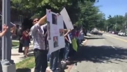 Kurdên Washingtonê Pêş Balyozxaneya Tirkîyê Êrîşa Pirsûsê Protesto Dikin