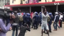 Zimbabwe Police Beating Up MDC Supporters Outside Morgen Tsvangirai House