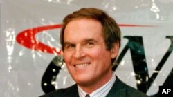 FILE - Actor/comedian Charles Grodin appears at a news conference announcing him as host of CNBC's new primetime show "Charles Grodin" in New York, Nov. 15, 1994. 