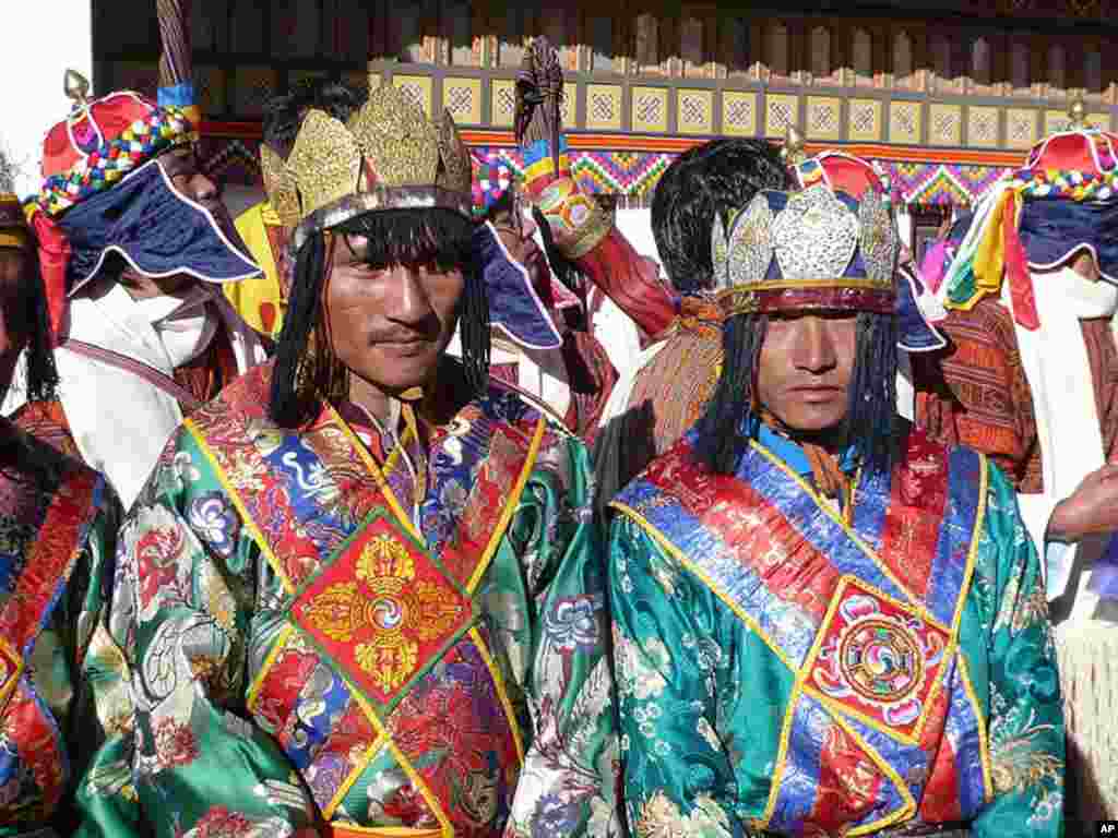Ceremonial guards (Photo/VOA - S. Herman)