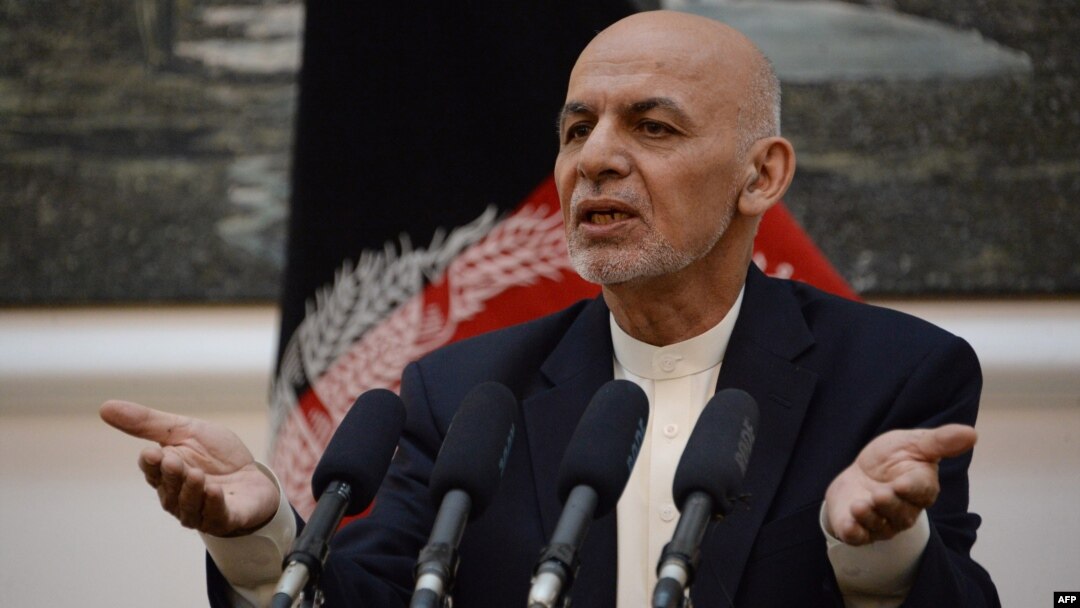 Presiden Afghanistan Ashraf Ghani berbicara di Kabul soal pembicaraan damai dengan Taliban (foto: dok). 