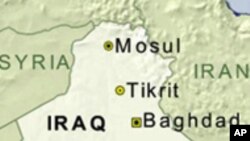 Сирійські біженці намагають перетнути кордон з Туреччиною поблизу міста Рас аль-Аін.