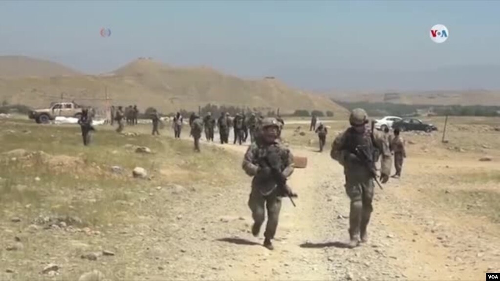 Las tropas estadounidenses en Afganistán podrían iniciar pronto su regreso a casa de lograrse firmar un acuerdo entre el gobierno y los talibanes. Foto VOA,