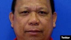 Eulalio Tordil es un expolicía del Servicio de Protección Federal que protege los edificios federales y algunas embajadas extranjeras en Washington D.C.