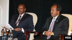 VOA's Harun Maruf and President of Somalia Hassan Sheikh Mohamud attend VOA's Youth London Town Hall meeting in May 2013