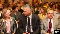 Ambasadorka Vorlik, ministar Bradić i šef misije OEBS-a na skupu o istraživačkom novinarstvu