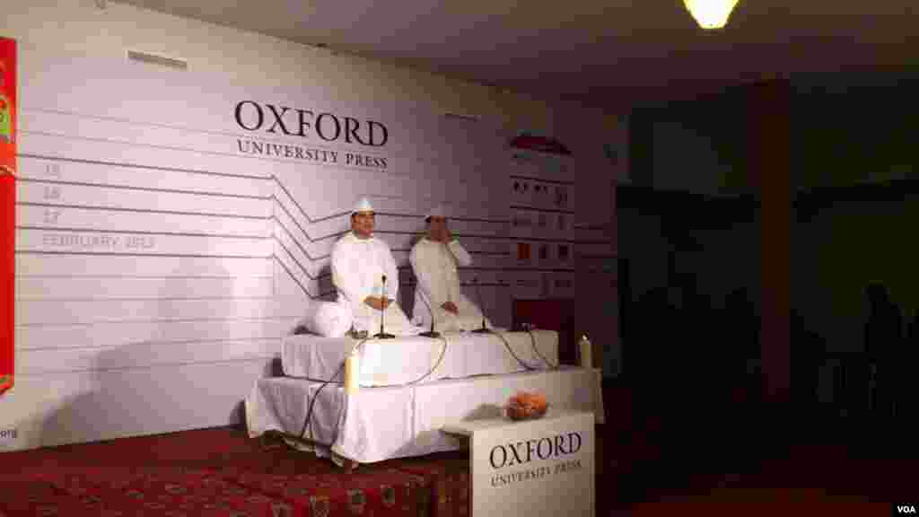 'کراچی لٹریچر فیسٹول' کے پہلے روز 'داستان گوئی' کی محفل بھی ہوئی جسے قدیم روایتی انداز میں منعقد کیا گیا