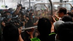 2019年9月1日示威者聚集在机场外头