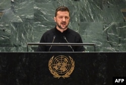 El presidente de Ucrania, Volodymyr Zelensky, habla durante el 79.º período de sesiones de la Asamblea General de las Naciones Unidas en la sede de las Naciones Unidas en la ciudad de Nueva York el 25 de septiembre de 2024.