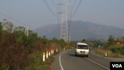 A Chinese-constructed road connects Veal Veng district to Pursat province’s city, Cambodia, April 9, 2019. (Sun Narin/VOA Khmer)