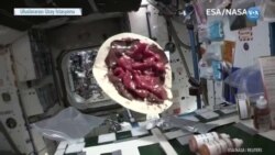 Uzayda ‘Çilekli Krep’ İkramı