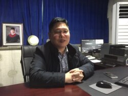 한국 천안에 있는 갈렙선교회 사무실에서 김성은 목사가 VOA와 인터뷰를 하고 있다.