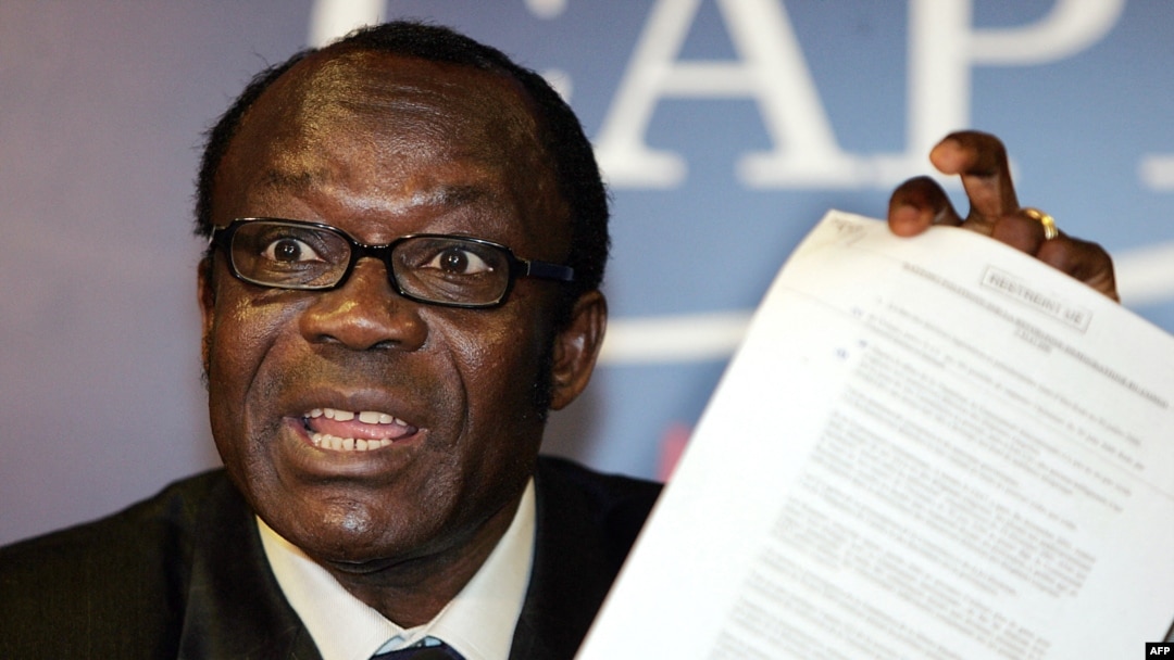 Honoré Ngbanda mokambi ya APARECO (Alliance des Patriotes Congolais pour la refondation du Congo) na Paris, France, 7 juin 2006. 