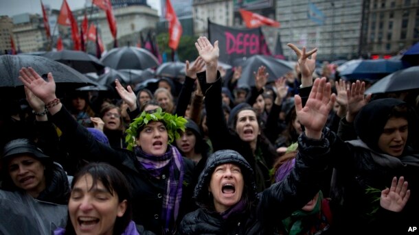 "Miércoles Negro" por la justicia para las mujeres