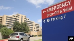 Le malades Thomas Eric Duncan est soigné à l'hôpital Texas Health Presbyterian Hospital de Dallas (AP)