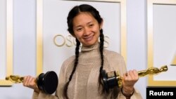 來自中國的趙婷2021年4月25日獲得奧斯卡最佳導演獎。