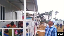 ເຮືອນຫຼັງໃໝ່ທີ່ ທາງຜູ້ຮັບເໝົາໂຄງການ ໄດ້ມອບໃຫ້ແກ່ ຜູ້ໄດ້ຮັບເຄາະຈາກໂຄງການກໍ່ສ້າງເຂື່ອນໄຟຟ້າ