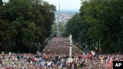 La misa en Czestochowa se celebró en conmemoración de los 1.050 años del inicio de la fe católica en Polonia. 