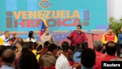 Maduro dirigindo-se aos membros da Assembleia Constituinte