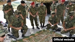 Komandant borbene grupe Evropske unije HELBROC, brigadni general Georgios Bosmalis posetio je bazu "Jug" i poligon "Borovac" gde je prisustvovao ocenjivanju snaga Vojske Srbije. (Foto: Sajt Ministarstva odbrane Republike Srbije)