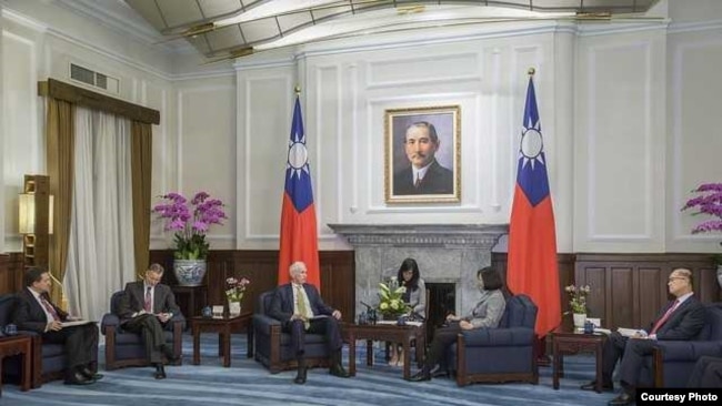 台湾总统蔡英文接见美国在台协会主席莫健（台湾总统府提供）