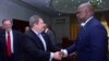 Le président Félix Tshisekedi discute avec le Sous-secrétaire d'Etat américaine en charge de l'Afrique, Peter Tibor Nagy, à Kinshasa, RDC, le 15 mars 2019. (Twitter/Présidence RDC)