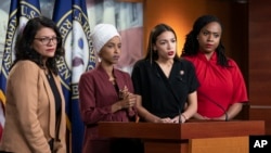 Četiri članice Kongresa na meti predsednika Trampa - Rašida Tlaib, Ilhan Omar, Aleksandrija Okasio-Kortez i Ajana Presli na konferenciji za novinare u Kongresu, 15. jula 2019.
